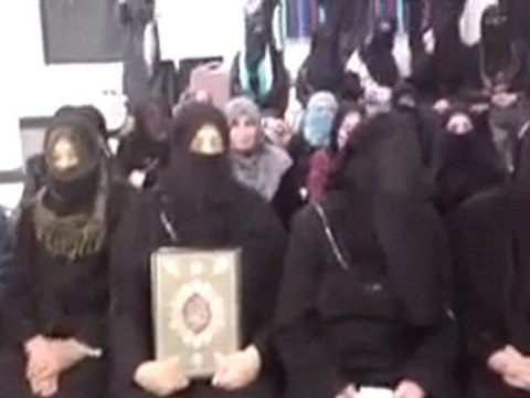 فري برس اعتصام حرائر مضايا رداً على جرائم النظام 24 ديسمبر 2011 24 12 2011