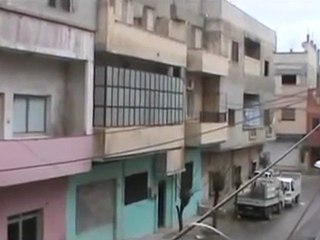 فري برس   التكبير يعلو سماء باباعمرو تناجى الله وحده  24 12 2011