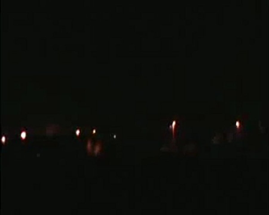 فري برس   حمص حي الخالدية أطلاق نار كثيف على الحي من قبل قوات الأسد الغادرة 24 12 2011