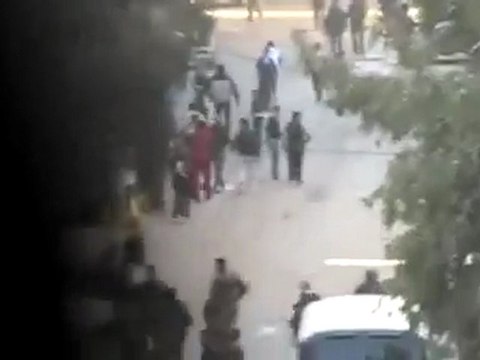 فري برس هام معضمية الشام هجوم الأمن وعصابات الأسد على المشعين ومنعهم من تشيع الشهيد الذي قتل ع يد عصابات الأسد 24 12 2011