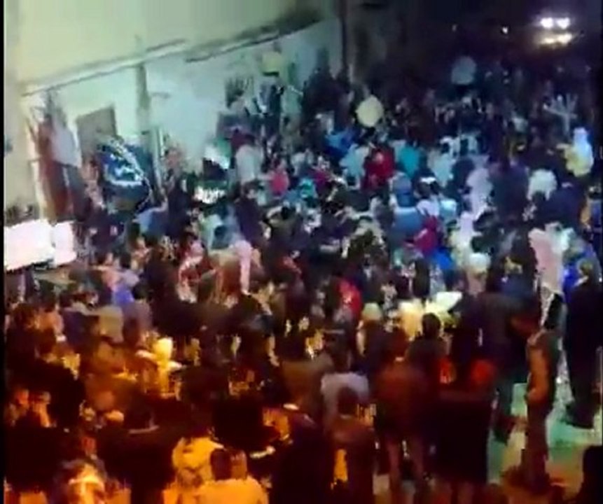 فري برس   حماه  حي الحميدية    مسائية ياحمص ارواحنا فداكي 26 12 2011‎