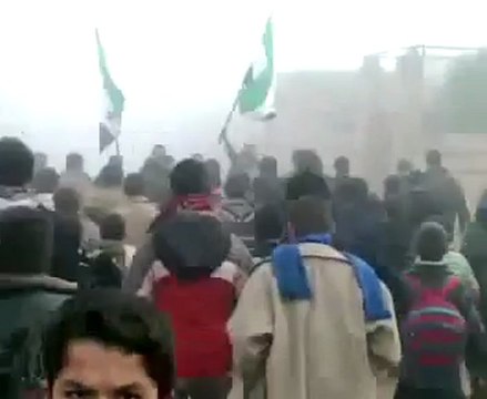 فري برس مظاهرة صباحية لطلاب ادلب بلدة كفرعميم يوم الاربعاء 28 12 2011
