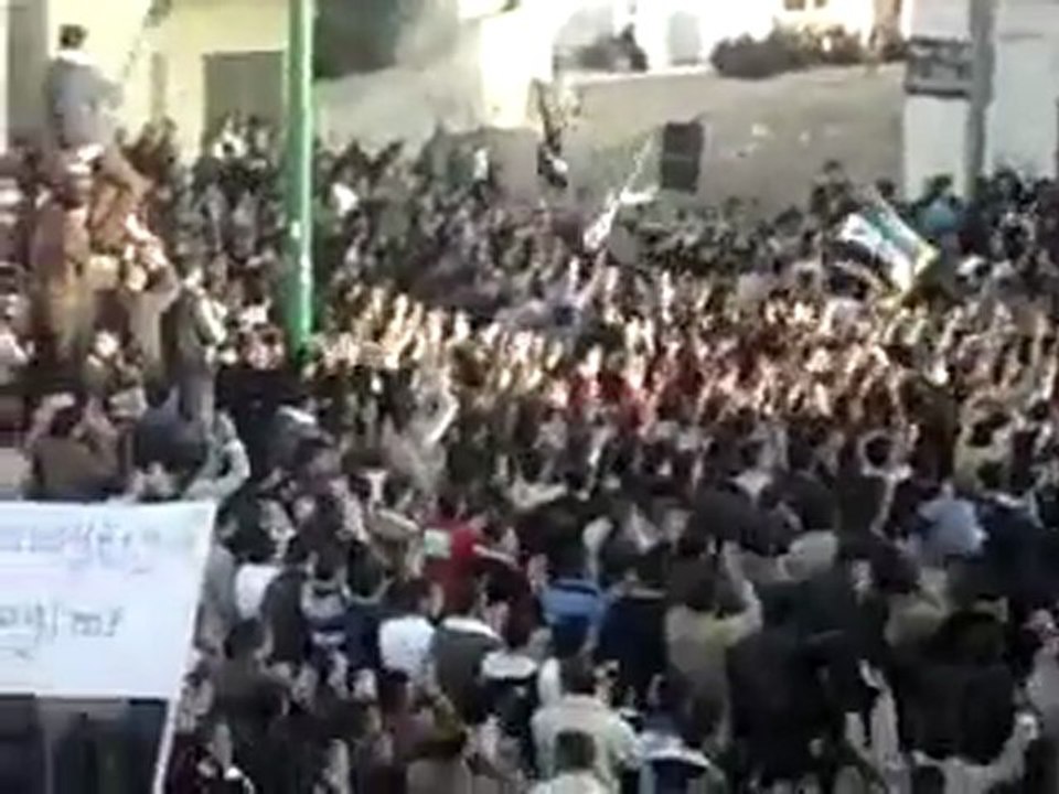 فري برس   ‏ اهالي الحولة نصرة لحمص الابية 28 12 2011