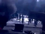 فري برس   ‏ حماة عناصر الامن والشبيحة تهاجم المتظاهرين بعنف لمنعهم من الوصول الى ساحة العاصي 28 12 2011