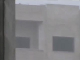 فري برس   حماة قناصين الاسد متمركزين على الاسطحة مقابل مظاهرة 29 12 2011