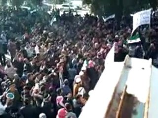 فري برس   مظاهرة ضخمة جدا في خان شيخون جمعة الزحف الى ساحات الحرية 30 12 2011