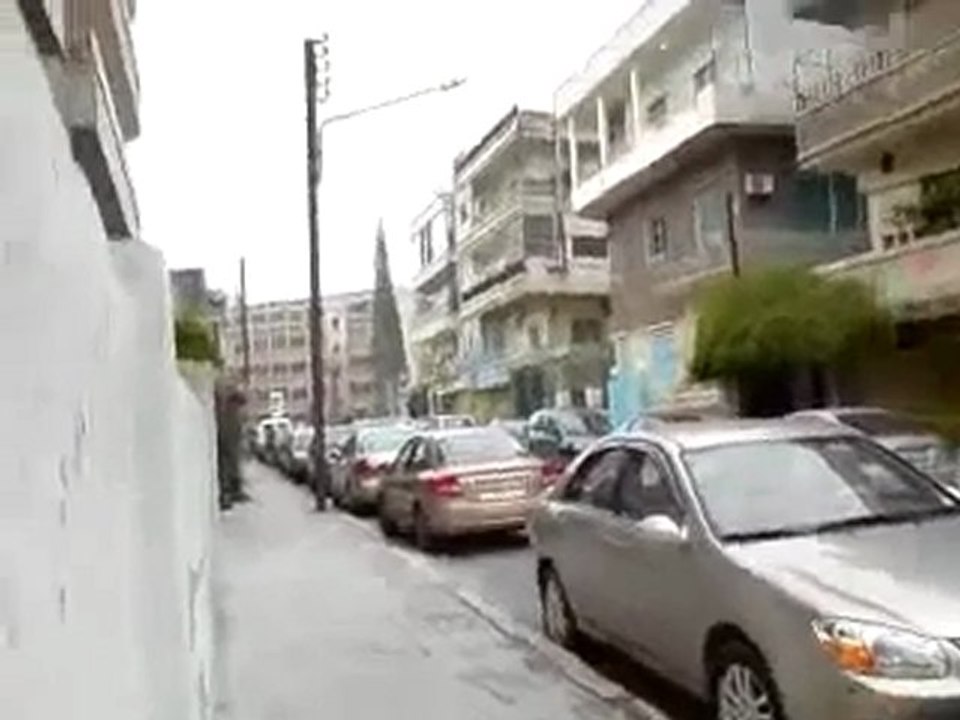 فري برس   حمص   حي الغوطة   اطلاق النار على المتظاهرين 30 12 2011