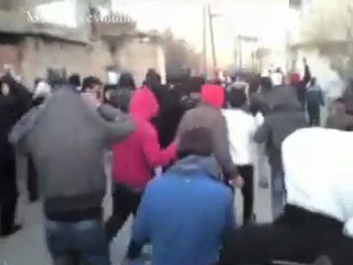 فري برس   مظاهرة حي المصطفى دمشق المزة واغلاق الطريق للمتحلق 30 12 2011