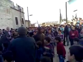 فري برس   جبل الزاوية المحاصر والمحتل قرية مشون 30 12 2011