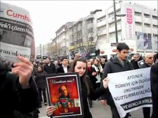 TGB Bursa Liseliler Uğur Mumcu için yürüdü