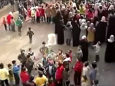 فري برس حماه طيبة الامام مظاهرة نهارية رائعة 31 12 2011 ج1