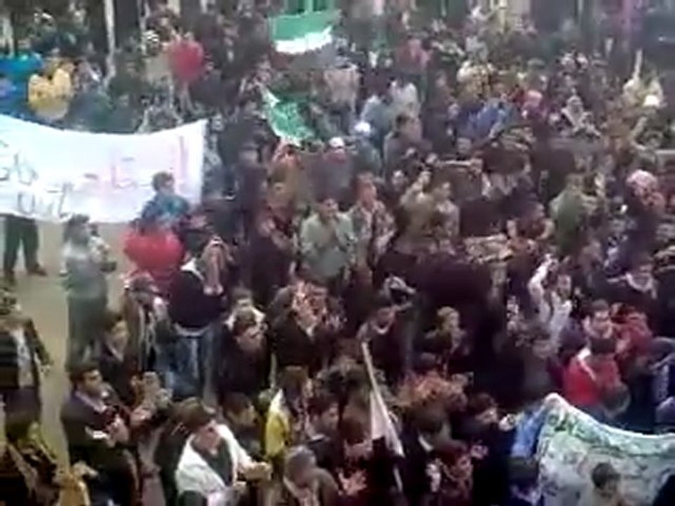 فري برس   كفرنبودة في ريف حماة مظاهرة حاشدة بهتافات رائعة للاحرار 31 12 2011