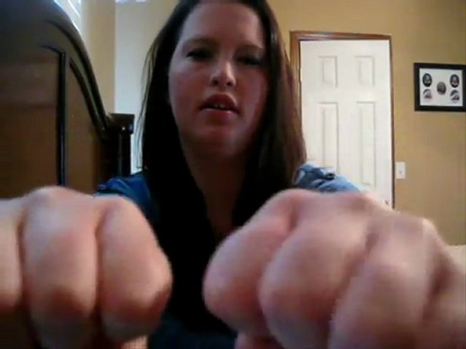 Cracking knuckles