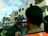 فري برس   درعا حي السبيل  قوات الأمن تنحل شخصية المراقبين 3 1 2012