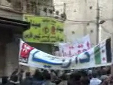 فري برس ريف دمشق داريا مظاهرة تنادي بإسقاط النظام وتجوب المدينة 3 1 2012 ج2