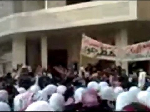 فري برس معضمية الشام مظاهرة وسالة الى العميل هيثم مناع من أهالي المعضمية 04 01 2012