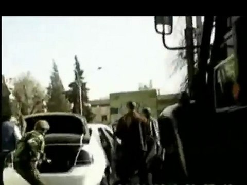 فري برس ريف دمشق داريا سيارات الجيش و تفتيش المواطنين 4 1 2012