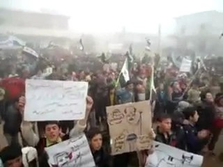 فري برس   ادلب جسرالشغور البشيرية رغم البرد والضباب خرجت مظاهرة حاشدة 5 1 2011