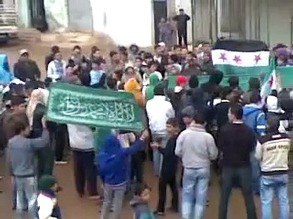 فري برس   درعــا صيــدا مظاهرة حاشدة جمعة ان تنصروا الله ينصركم 6 1 2012