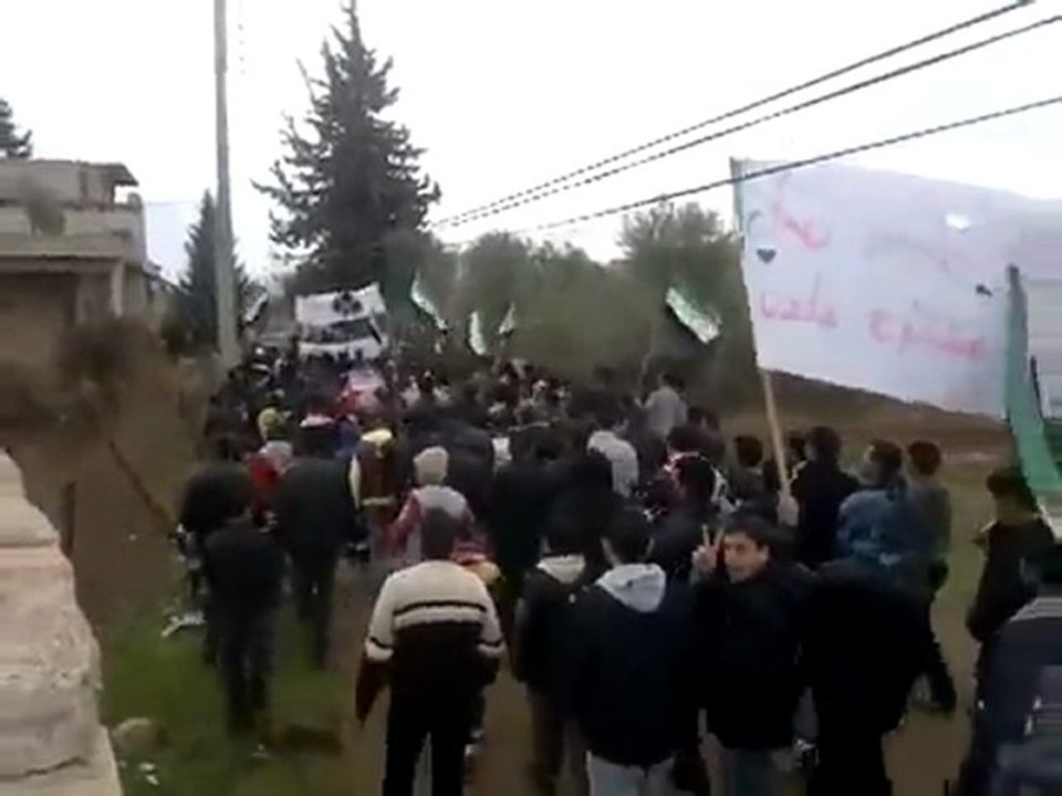 فري برس   درعا عتمان مظاهرة بعد صلاة الظهر السبت 7 1 2012