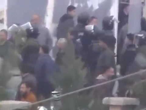 فري برس درعا المحطة حي الكاشف محاصرة مسجد مصعب بن عمير ورش المتظاهرين بالماء المغلي جمعة ان تنصرو الله 6 1 2012