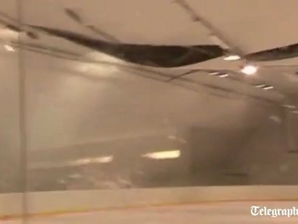 Une patinoire s'ecroule sous le poid de la neige - TV Oravia