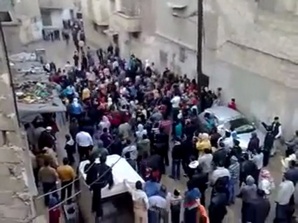 فري برس   حماة مظاهرة أحرار حي العليليات 6 1 2012 ج2