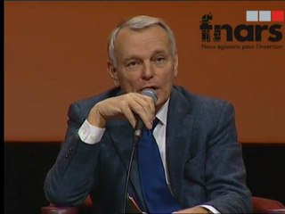 vid07 - J.M. AYRAULT : Précarité des jeunes
