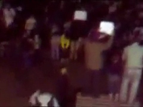 فري برس حمص تلبيسة مظاهرة مسائية رائعة ردا على خطاب السفاح يا بشار ويا واطي 10 1 2012