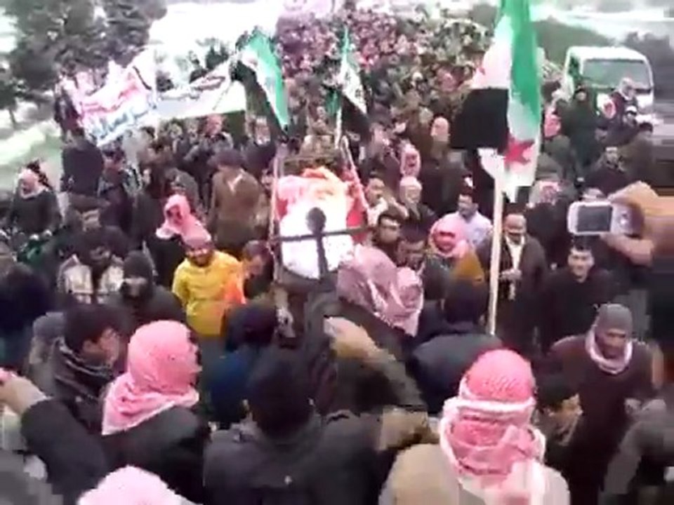 فري برس   ادلب خان السبل تشيع الشهيد عبدالله عبد العزيز الصفر من الشهداء المعتقلين الذين استشهدوا في السيارة 21 1 2012