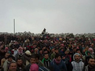 فري برس   إدلب بنش وداع الشهيد اياد سنقر عند قبره 22 1 2012