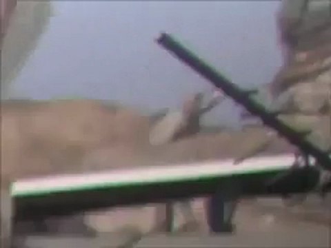 فري برس حمص باب السباع شاهد بعيك شبيحة النظام تطلاق النار على المنازل و المارة 23 1 2012