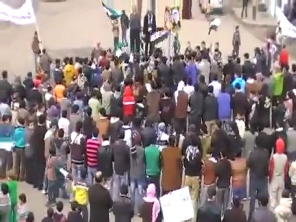 فري برس   حوران مدينة بصر الحرير مظاهرة ترفض قرار تمديد اللجنة وتهتف بإسقاط النظام 23 1 2012