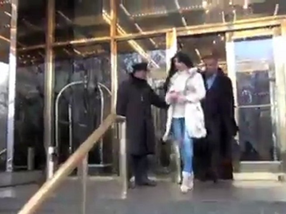 SNTV - Kim Kardashian Opens Up About Her Divorce