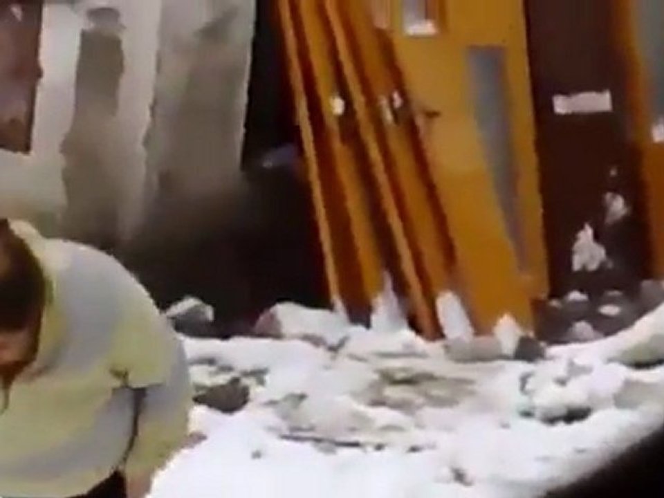 Sra-- se dešavaju