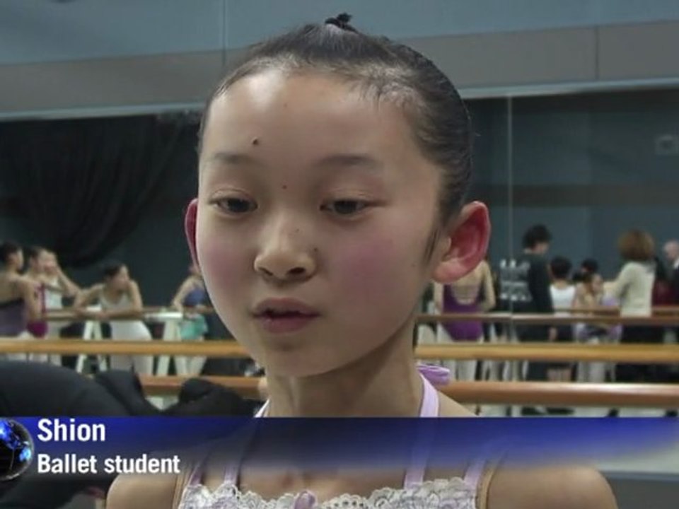 Paris ballet dancers teach young tsunami victims