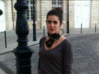 LES FILLES HABILLÉES COMME LES FEMMES - EXPLICADOS -  02/11/11