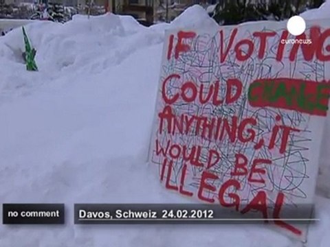 Les Indignés se retrouvent à Davos - no comment