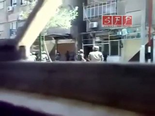 ‫مضحك جدا شبيحة الاسد يفرون كالنعام من ابطال دوما‬‎ 29 7 2011