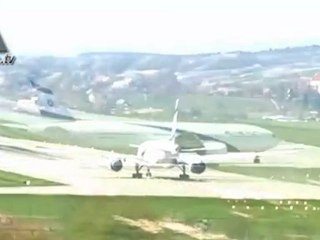 No Damage After Lightning Strikes President Peres' Plane