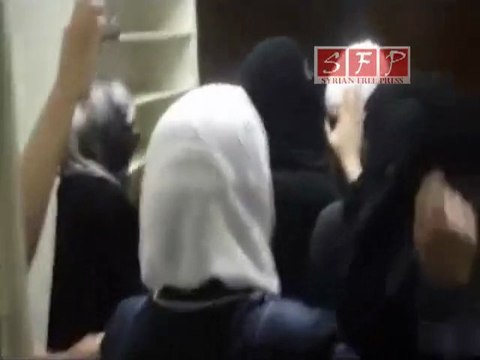 حرائر اللاذقية نصرة لحماة ودير الزور 10-8-2011