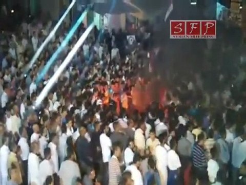 فري برس الرستن حرق صور بشار الأسد 31 8 2011