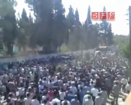 فري برس تشييع الشهيد رضا شكير في مدينة كفربطنا 3 9 2011