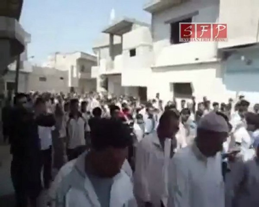 فري برس   تلبيسة تشييع الشهيد ابراهيم عبد الرزاق ارملي 5 9 2011