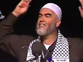 Raed Salah awaits UK deportation after entering despite ban