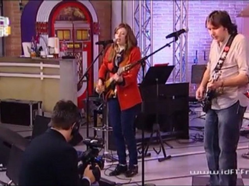 IDF1 CHEZ VOUS  Spéciale Dans les coulisses du concert d'Hélène à l'olympia   3/5