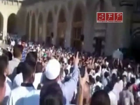 فري برس حلب تشييع الشيخ سلقيني في الجامع الكبير 6 9 2011