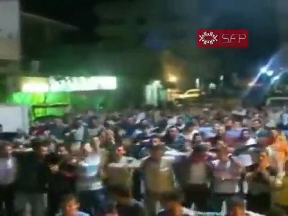 فري برس   ادلب   سرمين   مسائية مقطع رائع لاحرار سرمين 14 9 2011