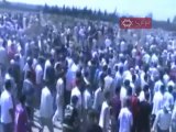 فري برس   حمص   أهالي باباعمرو يزفون  الشهيد باسل خزندار 11 9 2011