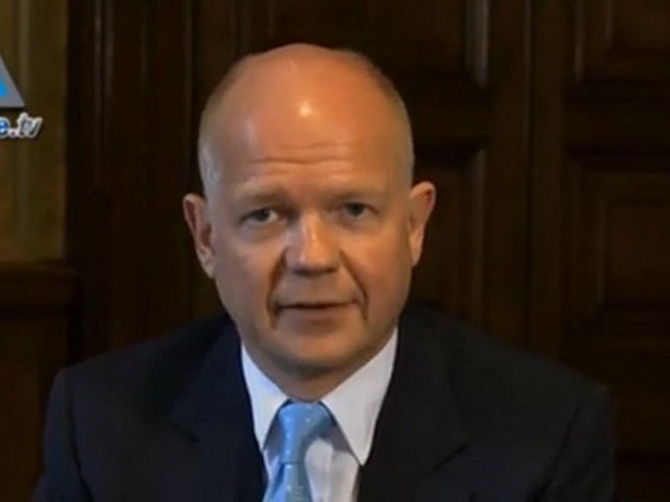 EU presses Israel, Palestinians for peace